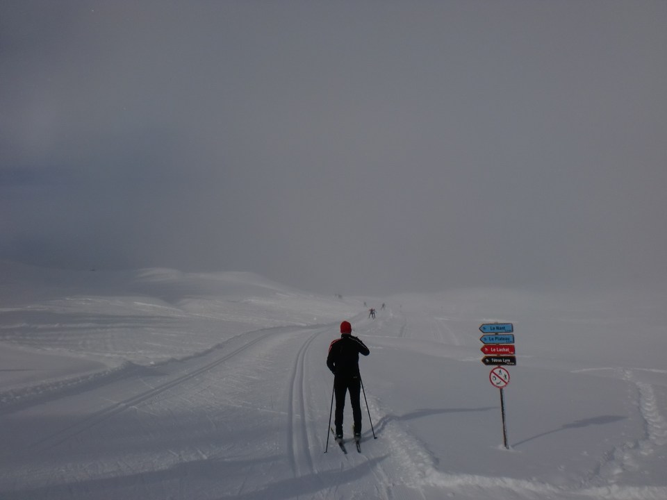 Skieurs au départ de la montée de la rouge