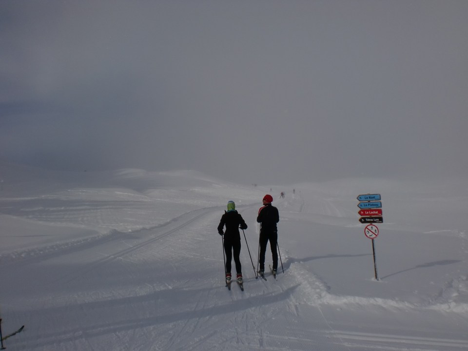 Skieurs au départ de la montée de la rouge