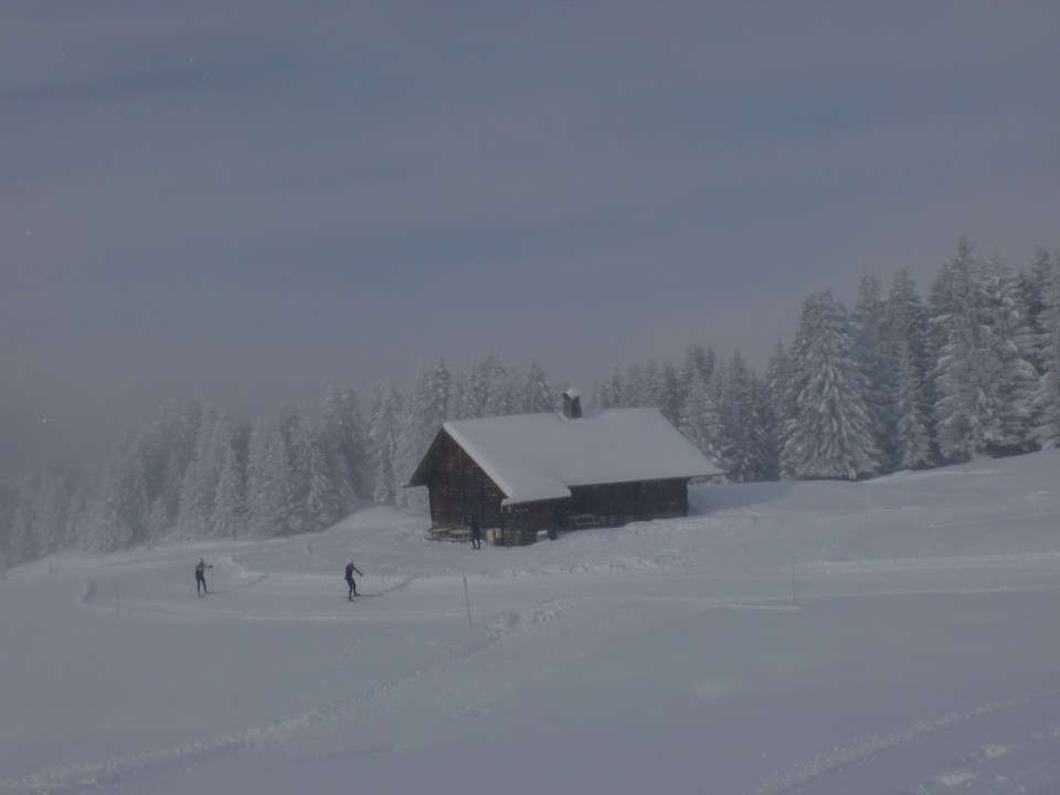 Skieurs à la sortie de la noire des Poutassets