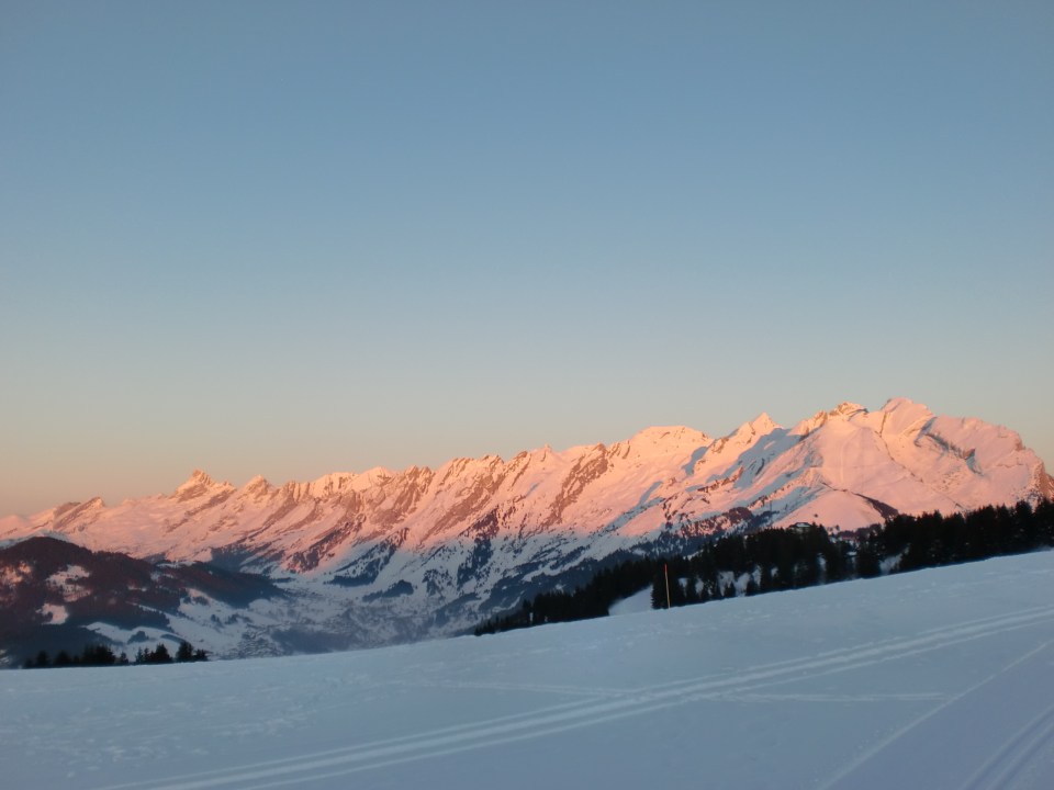 Couleur du soir sur le domaine nordique