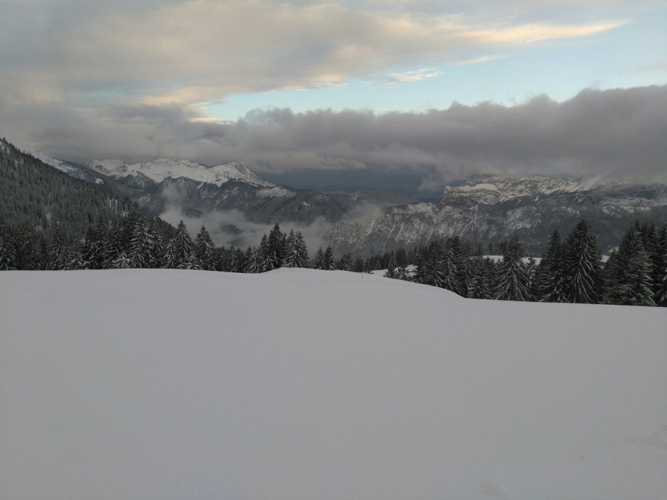Vue du domaine de ski de fond de Beauregard, en direction d'Annecy.