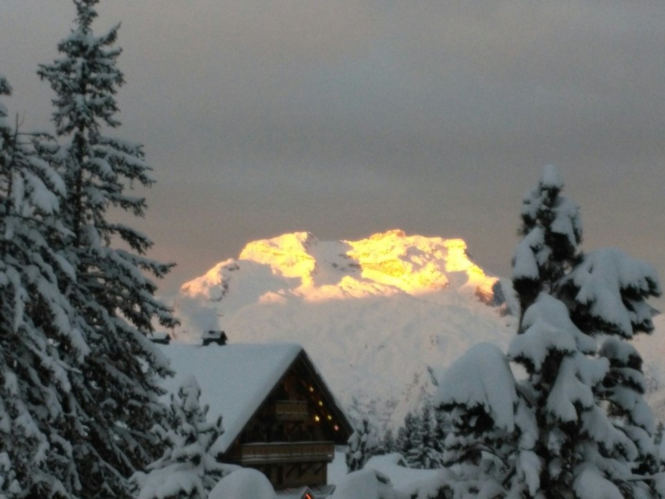 La Tournette le matin vue du domaine de ski de fond de Beauregard.